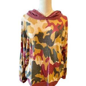 Women's Hooded Camo Pullover Sweater in Multi-Color, size L, NEW